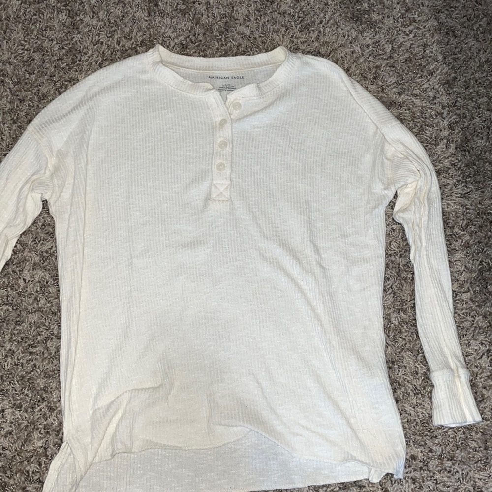 White long sleeve American Eagle shirt. Size: S
